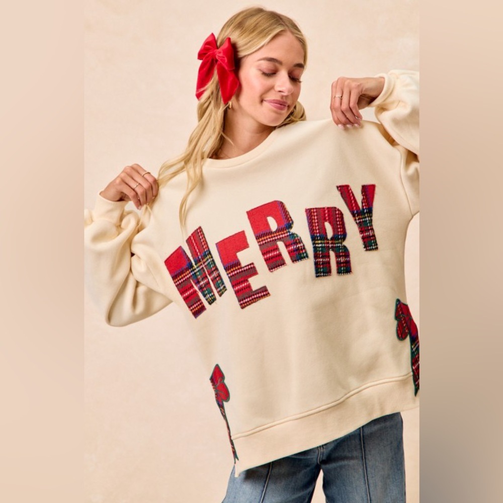 BiBi Cream 'Merry' Sweater with Red Accents